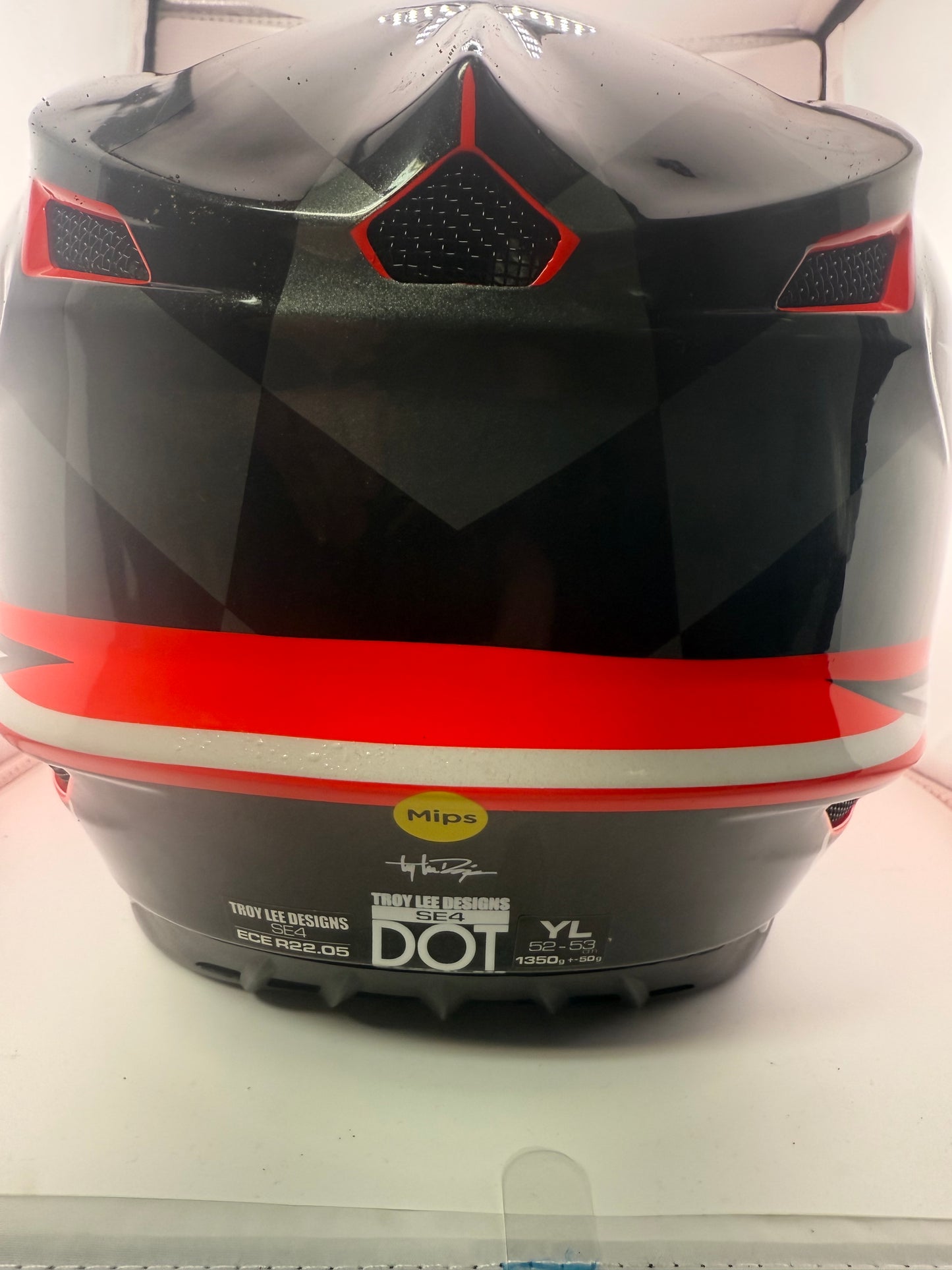 Troy Lee Designs Youth Large Helmet with MIPS SE4 Polyacrylite (Worn Once)